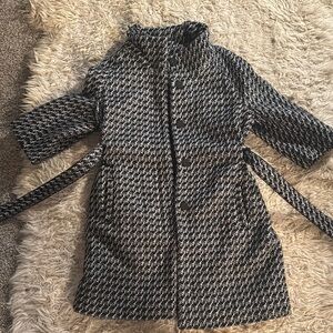 Classic Black and White Cape